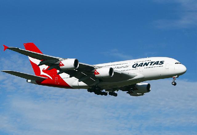 Couple offered "totally inadequate" compensation by Qantas image