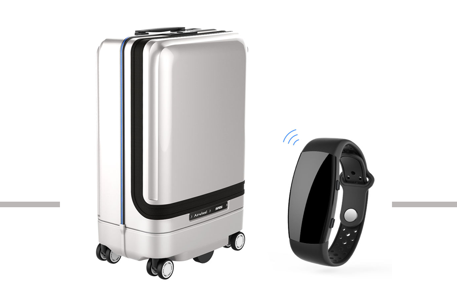 Tired of wheeling your bag around the airport? How about using a robotic suitcase? image