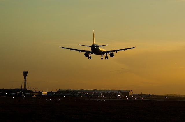 The fight for the UK's next runway between Heathrow and Gatwick heats up | FairPlane UK image